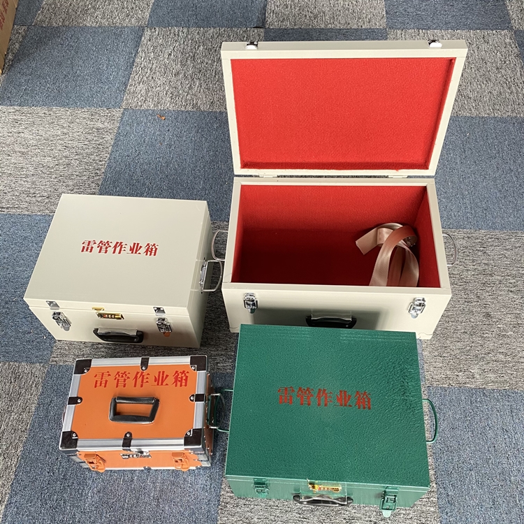 桥东爆破工程作业箱如何选择？玻璃钢与传统材质的全面对比